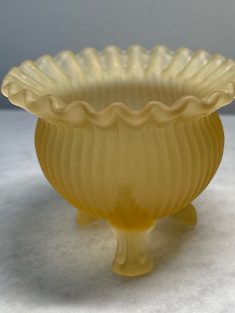 Vintage Westmoreland Glass Ribbed Yellow Satin 3 Footed Rose Bowl 4"
